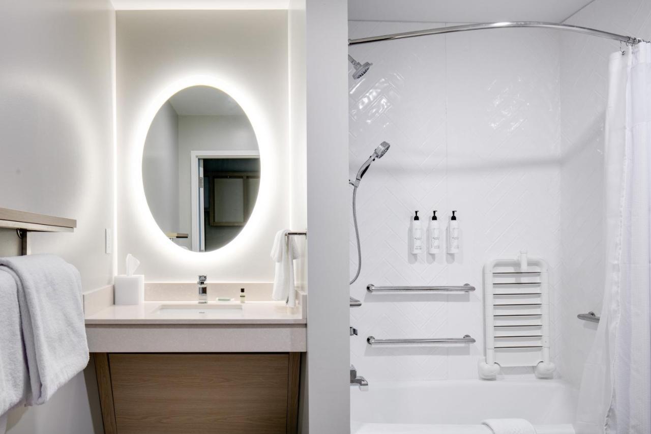 Towneplace Suites By Marriott Oconomowoc Ngoại thất bức ảnh